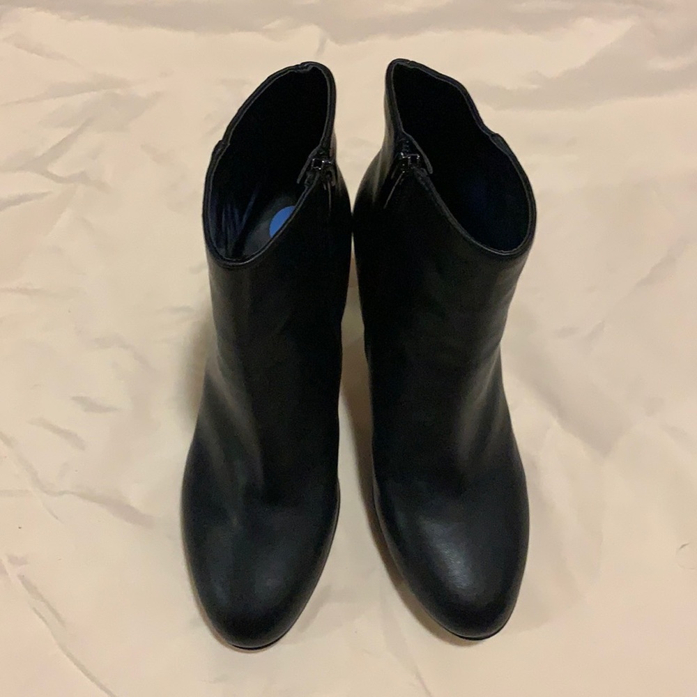 Nine West glow up 3inches high heel Ankle boots. New